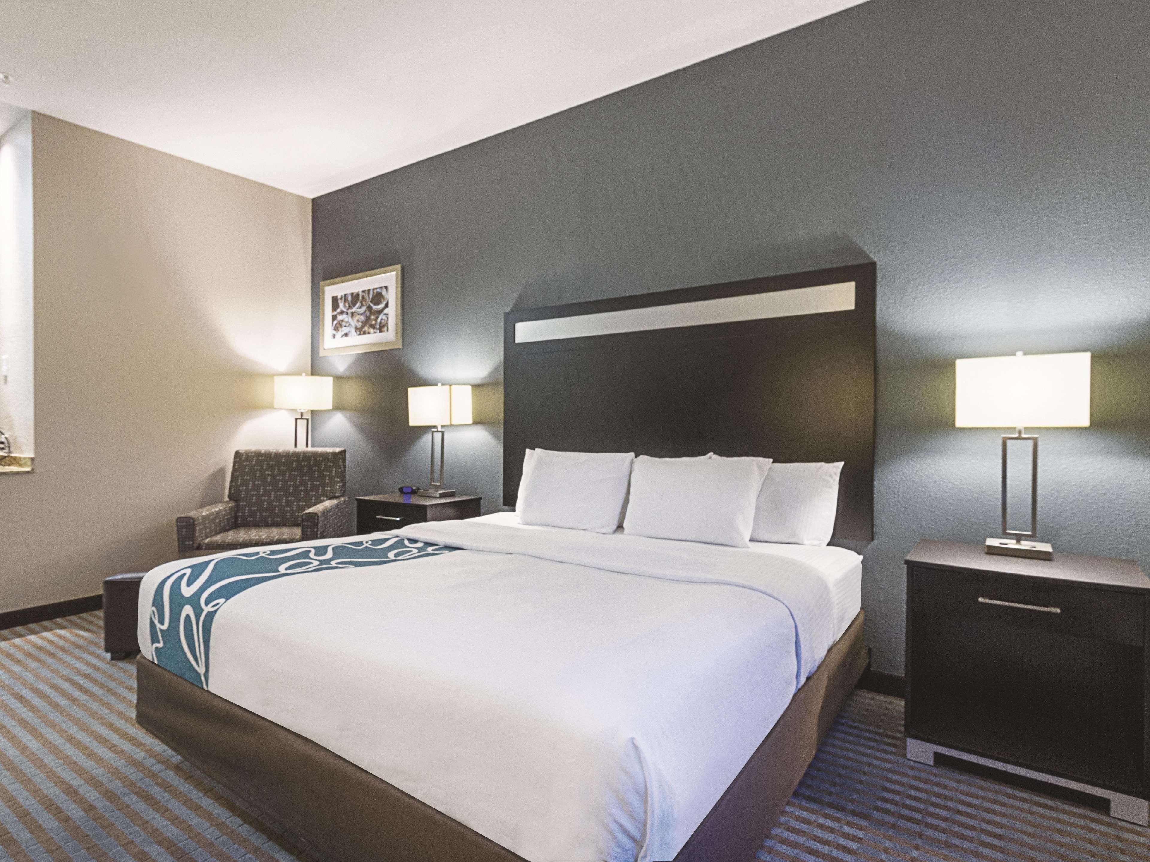 La Quinta Inn & Suites Casino And Bar By Wyndham Glendive Esterno foto