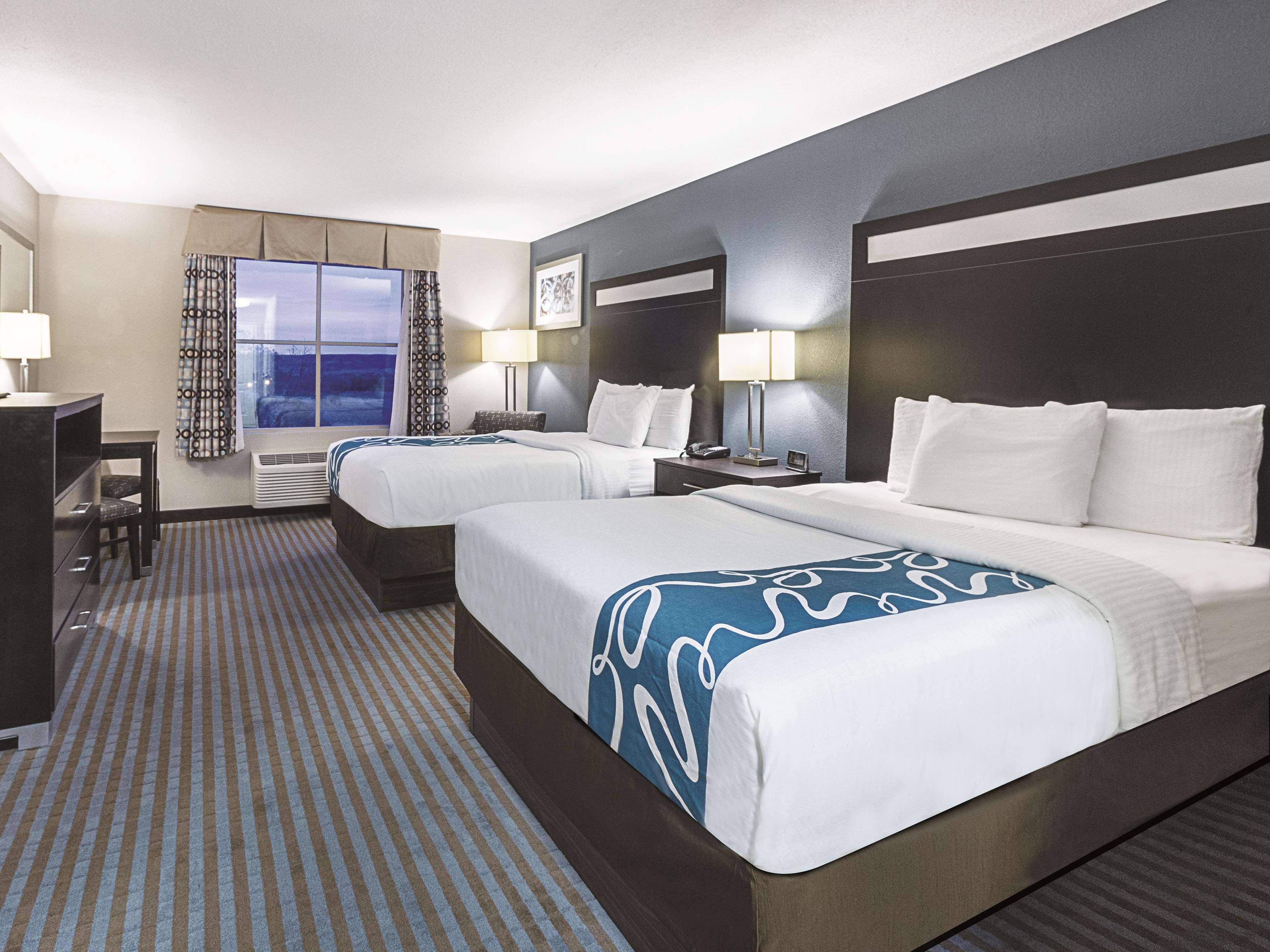 La Quinta Inn & Suites Casino And Bar By Wyndham Glendive Esterno foto