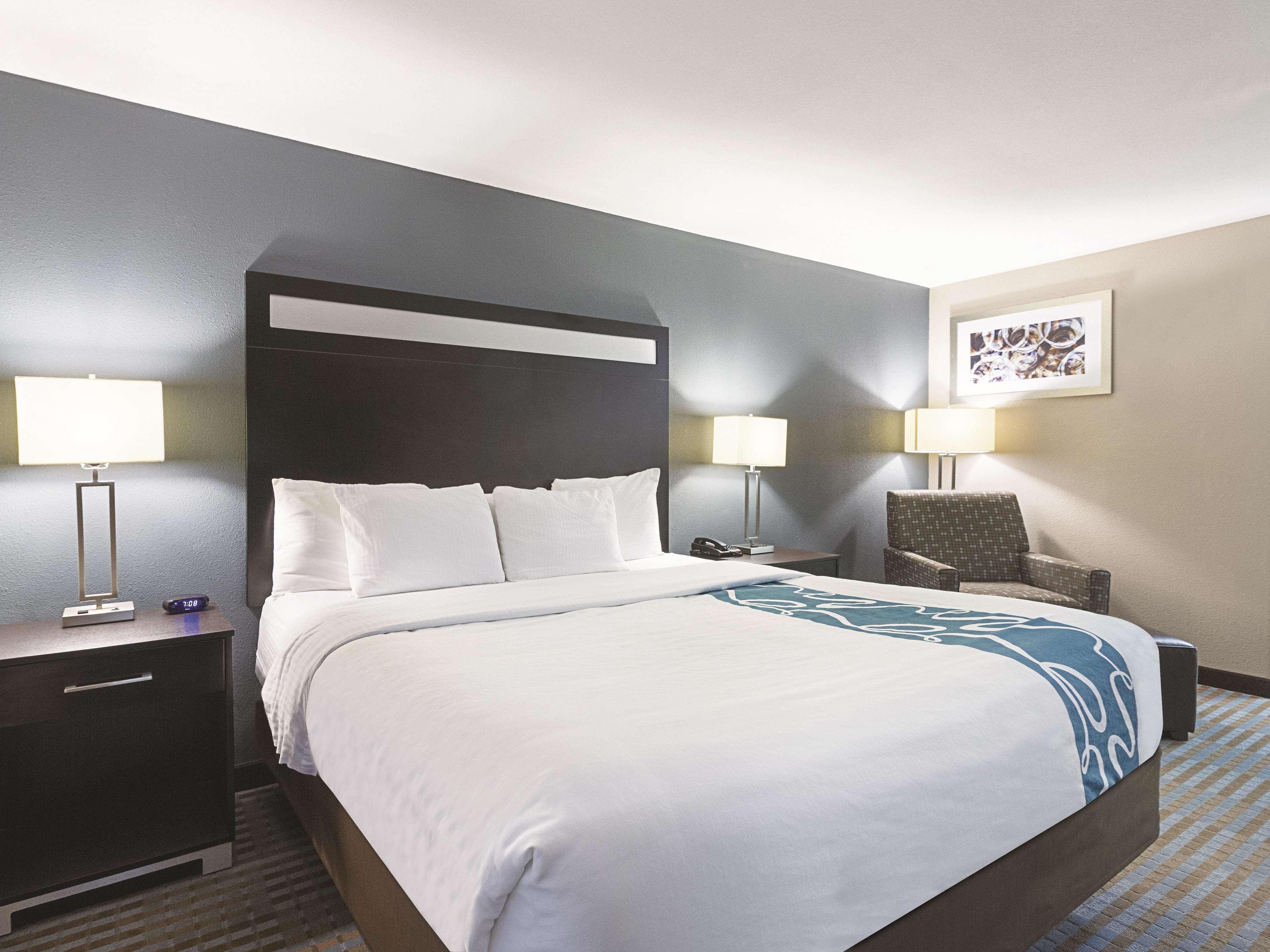 La Quinta Inn & Suites Casino And Bar By Wyndham Glendive Esterno foto