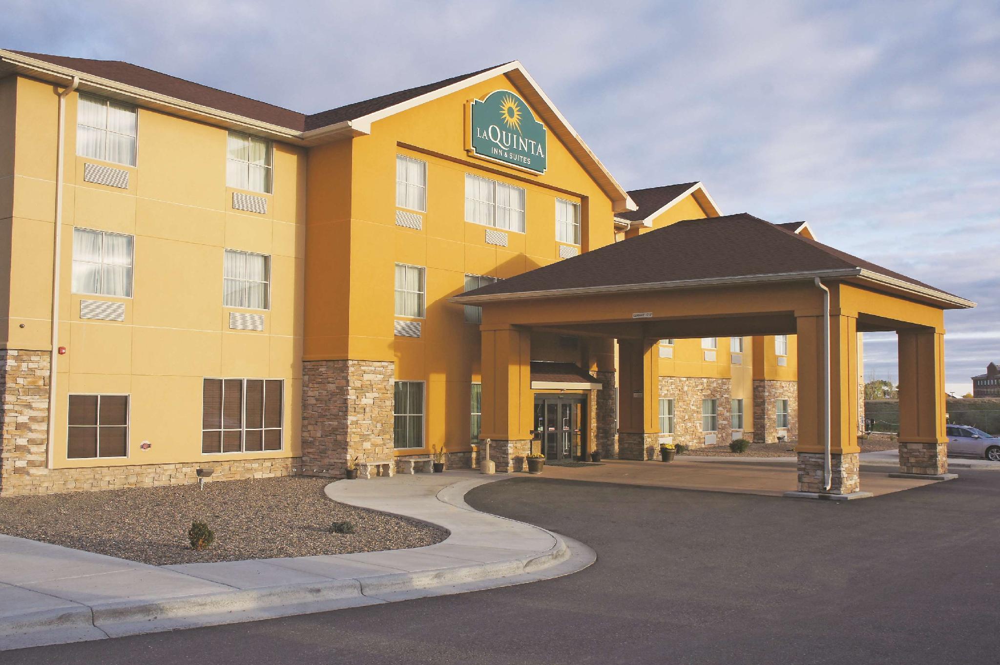 La Quinta Inn & Suites Casino And Bar By Wyndham Glendive Esterno foto