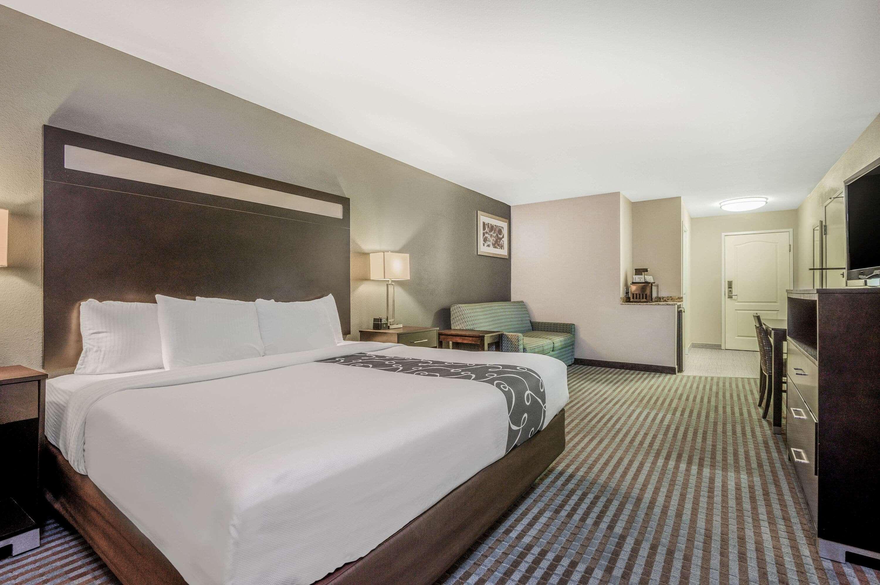 La Quinta Inn & Suites Casino And Bar By Wyndham Glendive Esterno foto