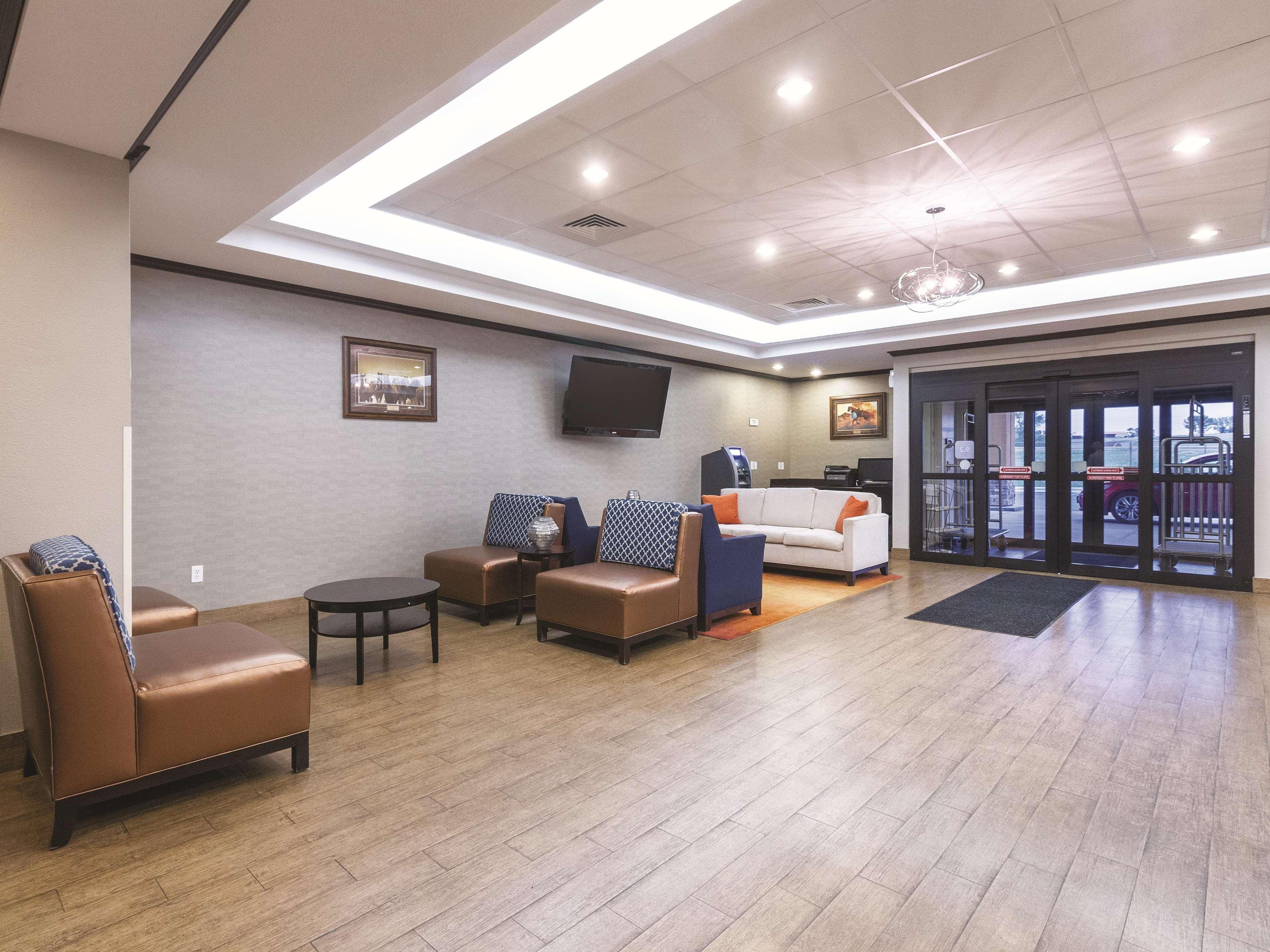 La Quinta Inn & Suites Casino And Bar By Wyndham Glendive Esterno foto